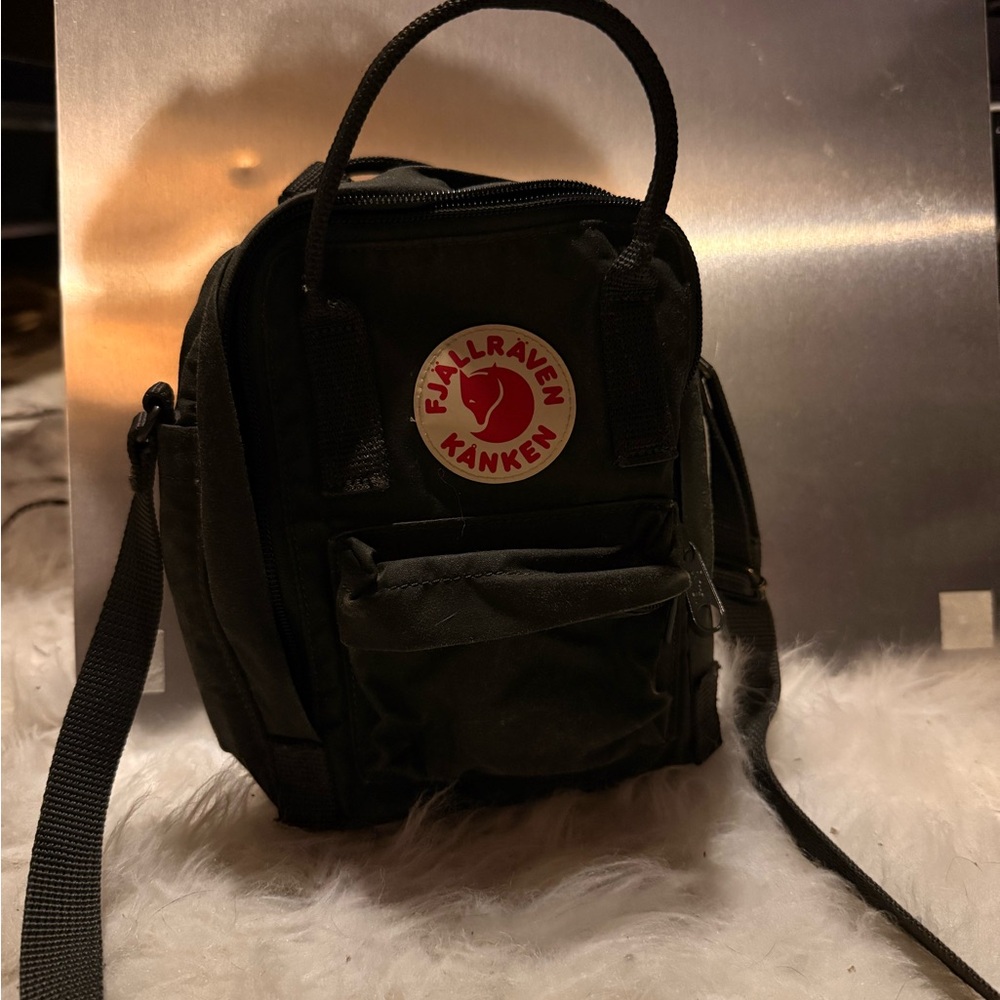 Kånken Black Mini Bag